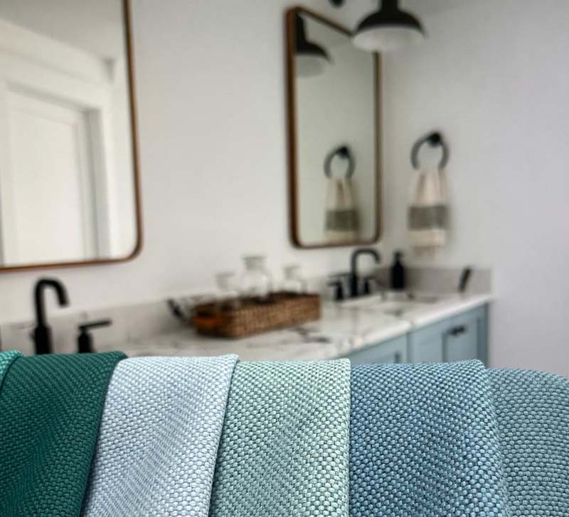 Decorative textile for the bathroom: trends in fabrics for home